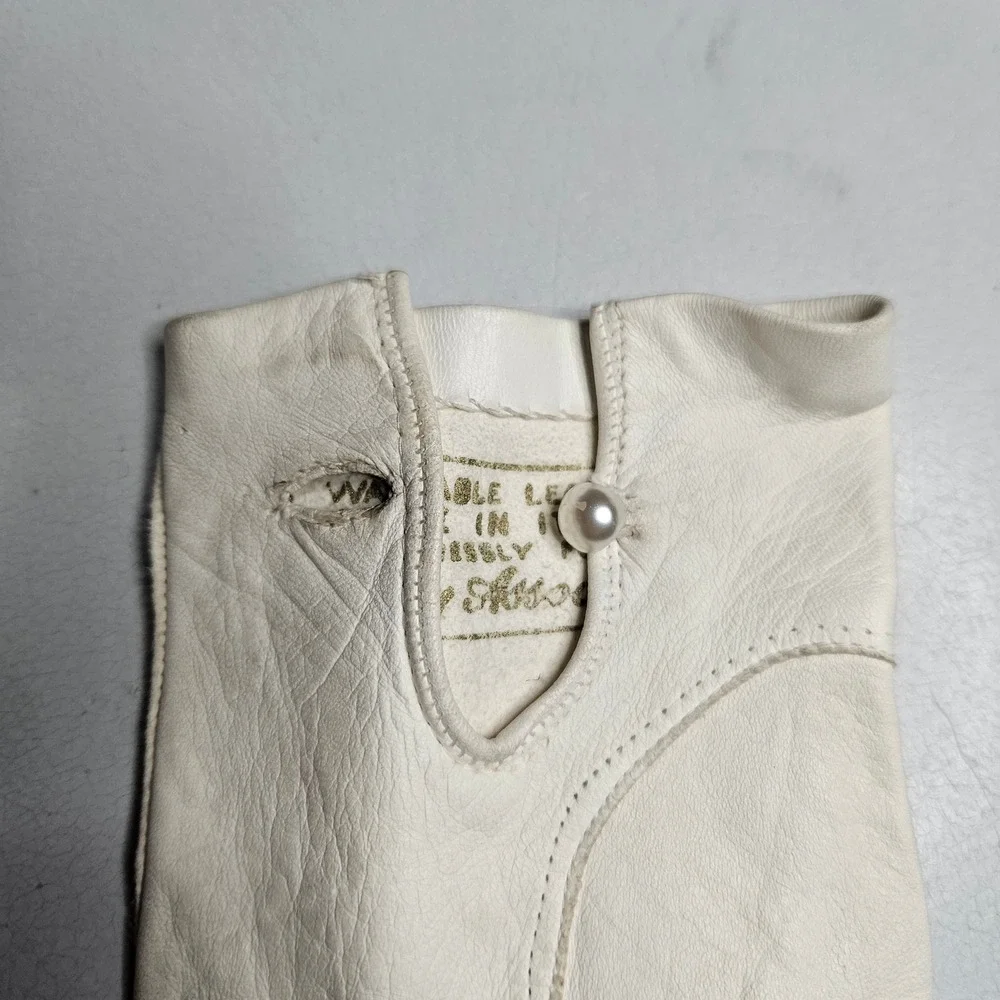 Vintage Macy Associates White Leather Gloves Made in Italy Pearl Button Size 6.5